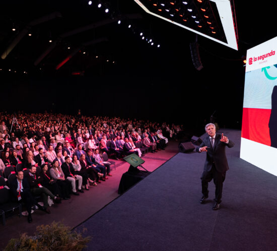 Auditorio del XXVI Congreso Internacional ORP 2026 en Rosario, con el público frente al escenario.